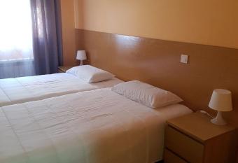 Hostal La Pared allows 18 year olds to book a room