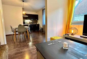 Not far from Wissant allows 18 year olds to book a room