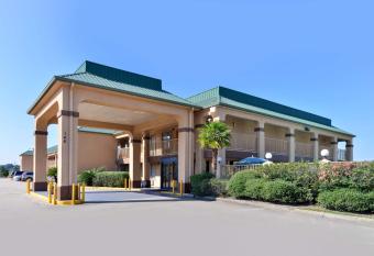 Americas Best Value Inn Denham Springs has Smoking rooms