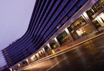 Manchester Piccadilly Hotel allows 18 year olds to book a room