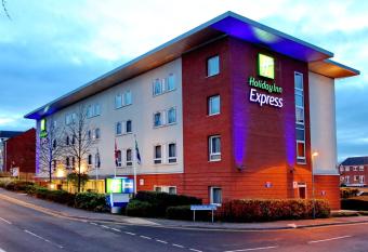 Holiday Inn Express Birmingham Redditch, an IHG Hotel allows 18 year olds to book a room