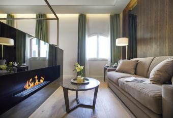 Messori Suites has Balcony rooms