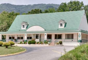 Days Inn by Wyndham Asheville West has Balcony rooms