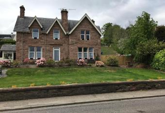 Cromarty View Guest House allows 18 year olds to book a room