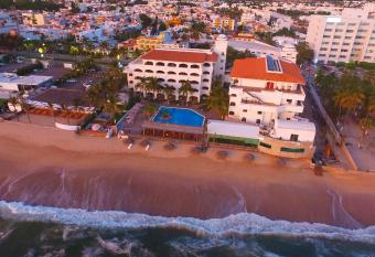 Hotel Quijote Inn has Balcony rooms