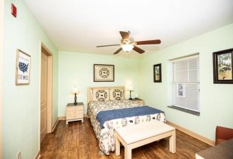 MVC - Unit 1302 - The Cove has Balcony rooms