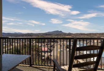 MVC - Unit 1601- Sweet Butterfly has Balcony rooms