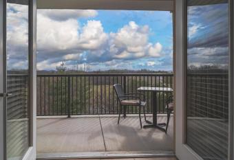 MVC - Unit 2507 has Balcony rooms