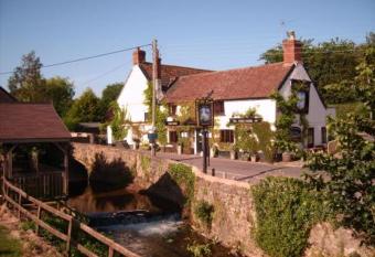 The White Horse Inn allows 18 year olds to book a room