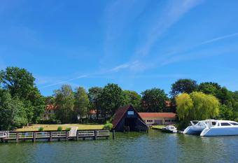 Waldhotel am See Berlin-Schm  ckwitz has Balcony rooms