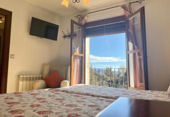 Hotel Rural Poqueira II allows 18 year olds to book a room