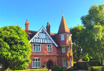 The Rufus House allows 18 year olds to book a room