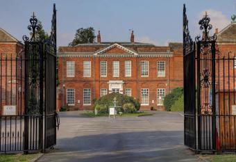 SK Baylis House Hotel allows 18 year olds to book a room