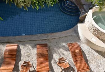 Hotel Zamna Boutique allows 18 year olds to book a room