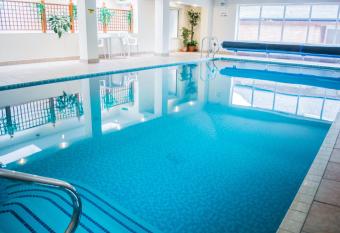 Beachlands Hotel allows 18 year olds to book a room