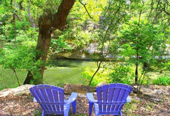 Arroyo has Balcony rooms