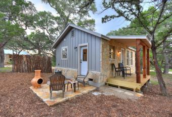 Cabins at Flite Acres- Morning Dove has Balcony rooms