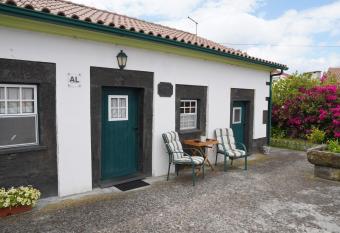 Casa do ti  Marr  o allows 18 year olds to book a room