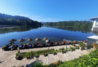 Gostisce Jezero has Balcony rooms