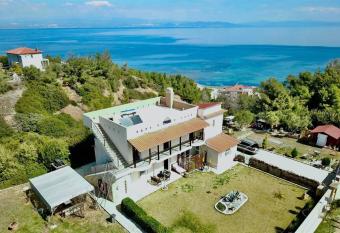 Villa Irina has Balcony rooms