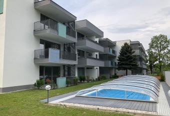 BeHouse@Lake has Balcony rooms