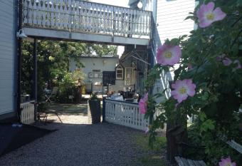 Hotel Pensionat Granparken allows 18 year olds to book a room