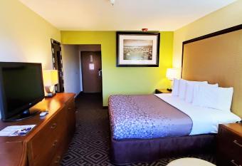 Travel Inn & Suites has Smoking rooms