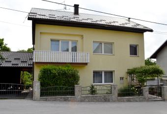 Hill has Balcony rooms