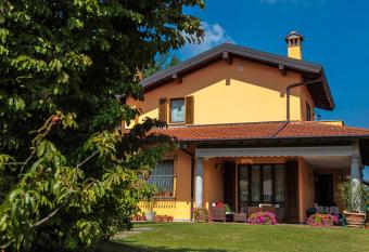 Alla Camelia B&B has Balcony rooms