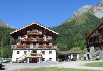 Landhaus Taurer has Balcony rooms