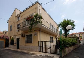 Bed and Breakfast Sofia has Balcony rooms