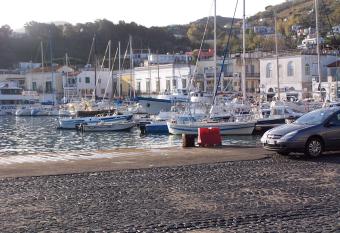 Albergo Locanda Sul Mare allows 18 year olds to book a room