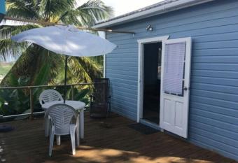 Cosy Hut 2 has Balcony rooms