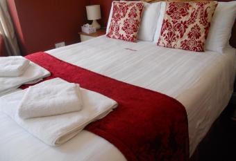 All Seasons Guest House has Balcony rooms