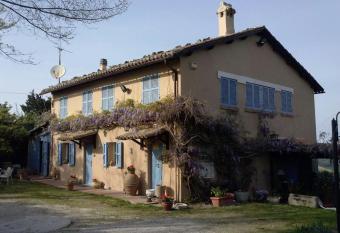 angelo custode allows 18 year olds to book a room