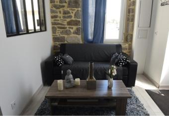 Le S  maphore allows 18 year olds to book a room