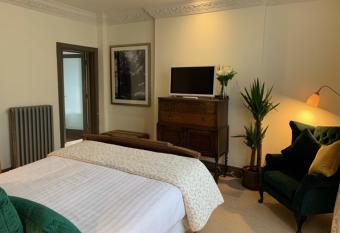 Forest Hotel allows 18 year olds to book a room