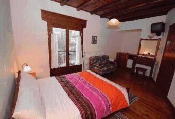 Morfeas has Balcony rooms