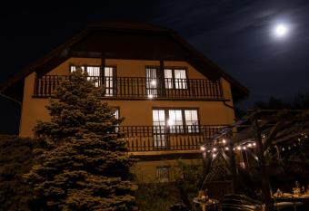 Apartm  ny City has Balcony rooms