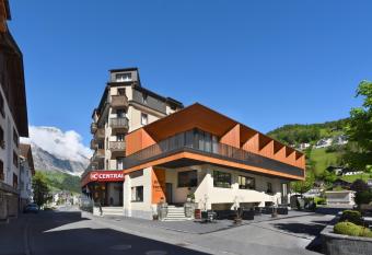Hotel Central has Balcony rooms