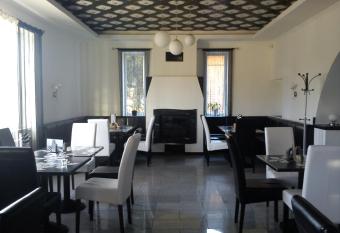 OP-ART   tterem   s Panzi   has Balcony rooms