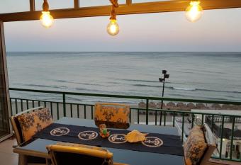 Holiday wanda allows 18 year olds to book a room