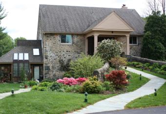 Alpenhof Bed and Breakfast has Balcony rooms
