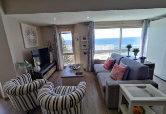 7C Invicta - Casas & Papeis allows 18 year olds to book a room