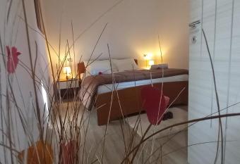 La Custarella Di Paestum has Balcony rooms