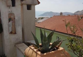 EDO-KROK has Balcony rooms