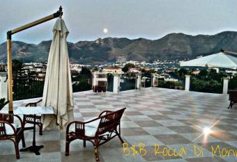 Rocca Di Monreale has Balcony rooms