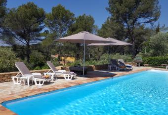 La Badassiero allows 18 year olds to book a room