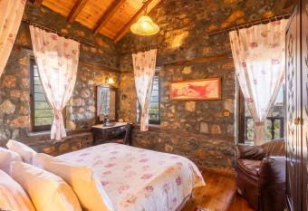 ROUGA Mountain Boutique Suites & Spa allows 18 year olds to book a room