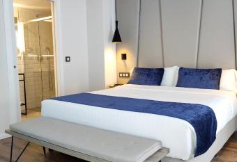 Taverna de la Sal Boutique Hotel allows 18 year olds to book a room